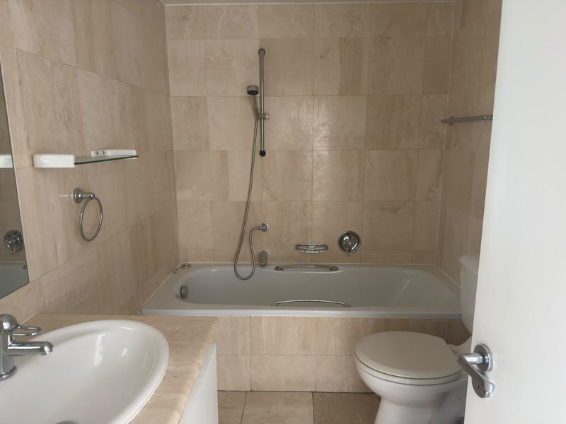 To Let 3 Bedroom Property for Rent in Sea Point Western Cape